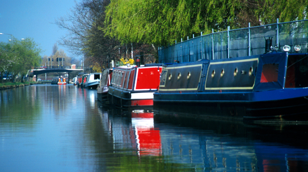 canal boat trips in england