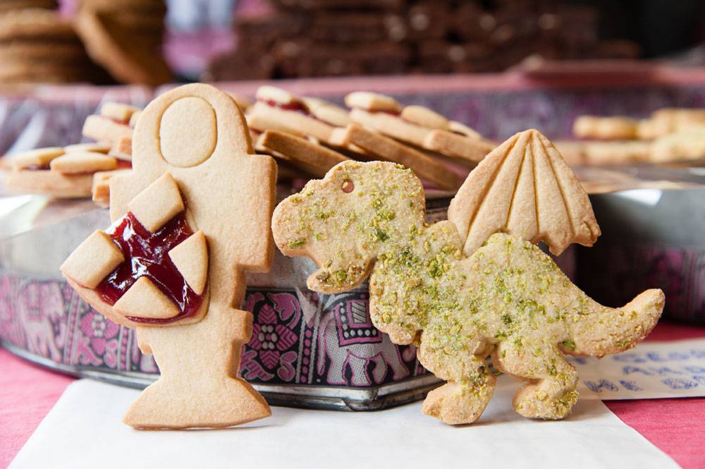 Gingerbread in the shape of St George and the dragon